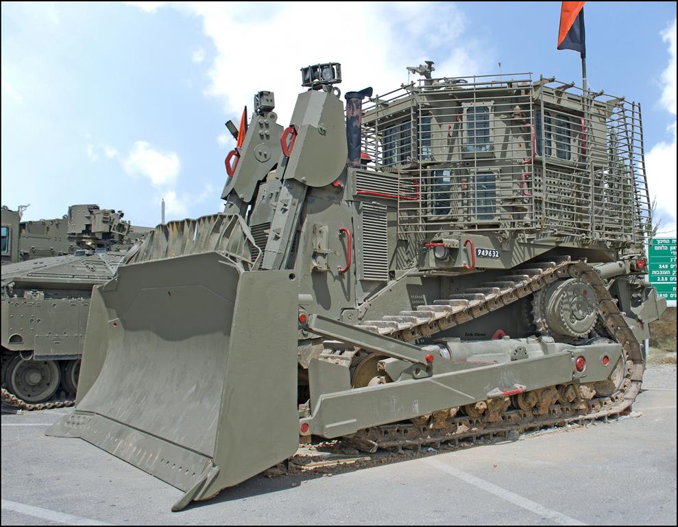 durante a Segunda Guerra Mundial, a Caterpillar recebeu uma coloração verde-azeitona