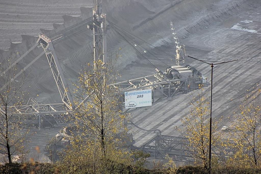 além da Bagger 288, também temos a Bagger 293, uma escavadeira com capacidade muito parecida com a maior do mundo